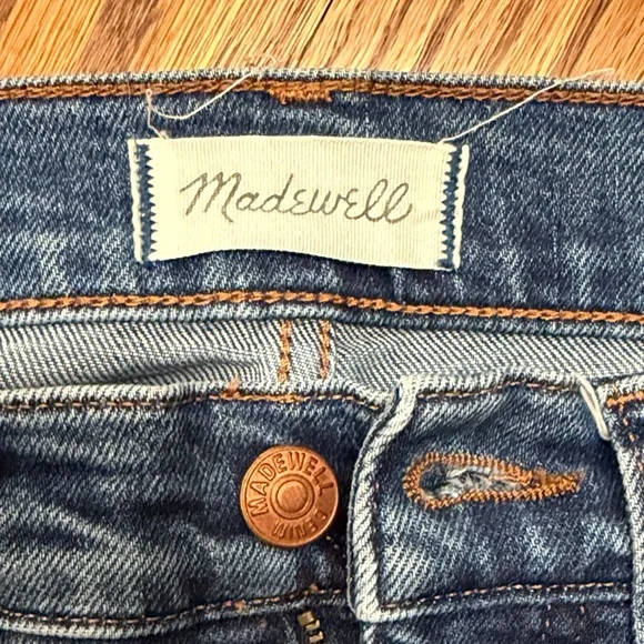 Madewell mid-rise kick out jeans - Picture 2 of 4